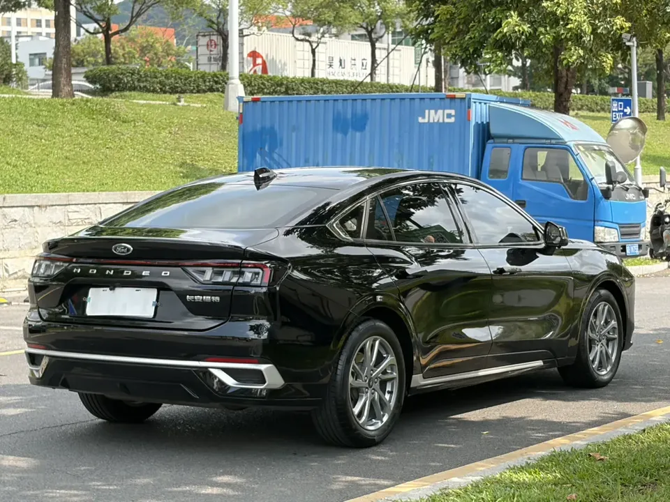 Ford Mondeo Mondeo EcoBoost 180 Luxury 2024 — миниатюра 2
