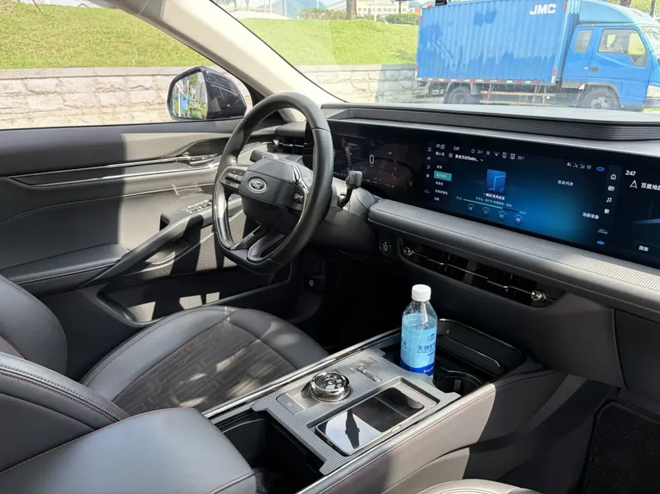Ford Mondeo Mondeo EcoBoost 180 Luxury 2024 — миниатюра 4