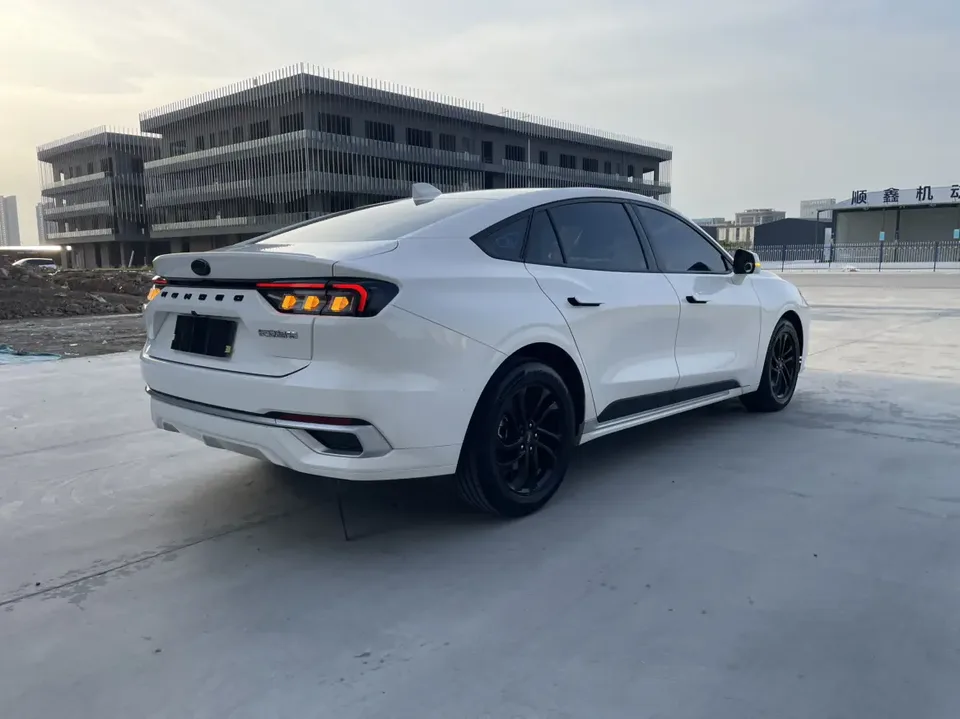 Ford Mondeo Mondeo 2025 Mondeo 2025 EcoBoost 180 Comfort Edition 2025 — thumbnail 2