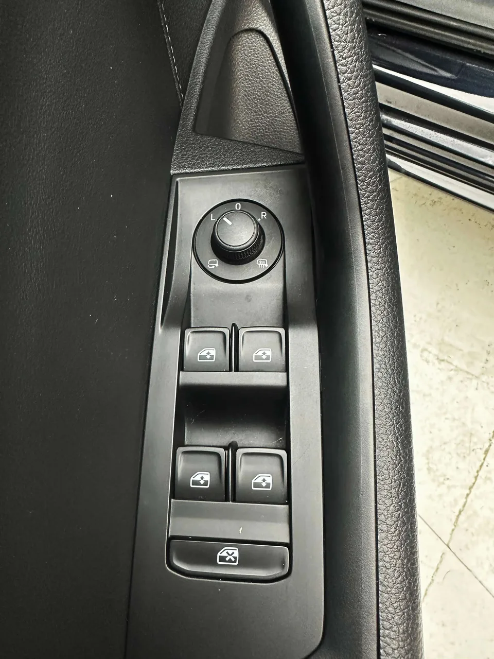 Skoda Speedy facelifted TSI280 DSG exclusive version 2023 — миниатюра 2