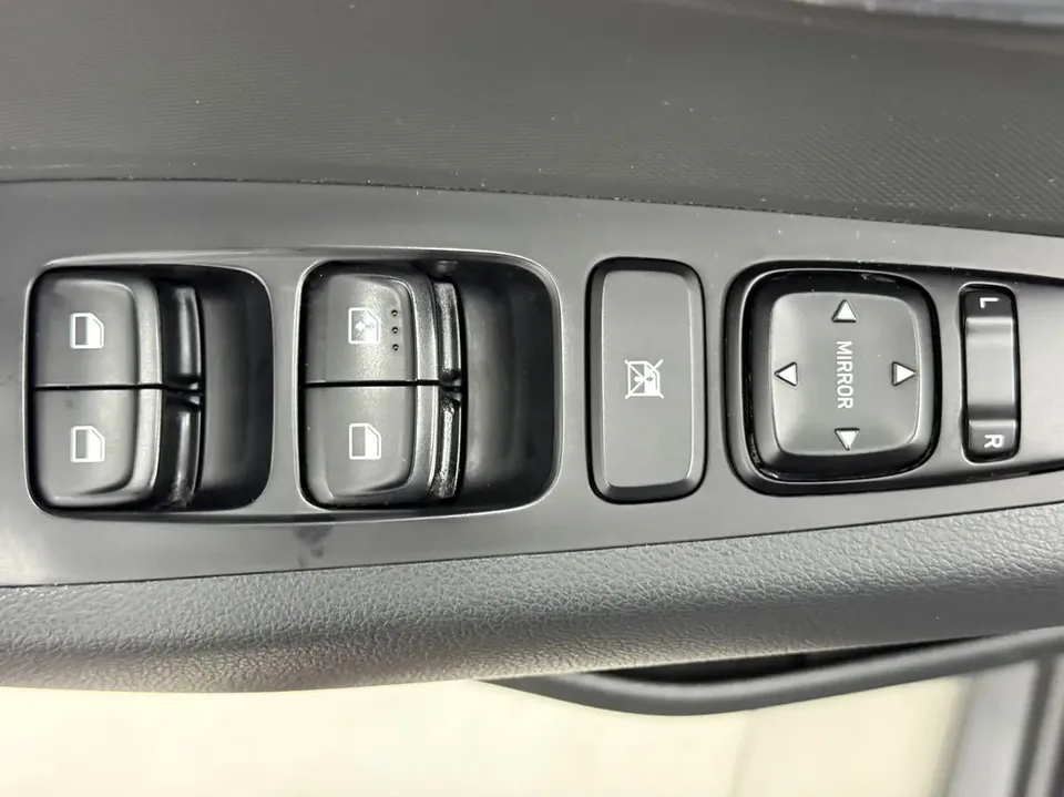 Hyundai ix35 Hyundai ix35 2021 240T GDi DCT 2WD Leading Edition GLS 2022 — миниатюра 5