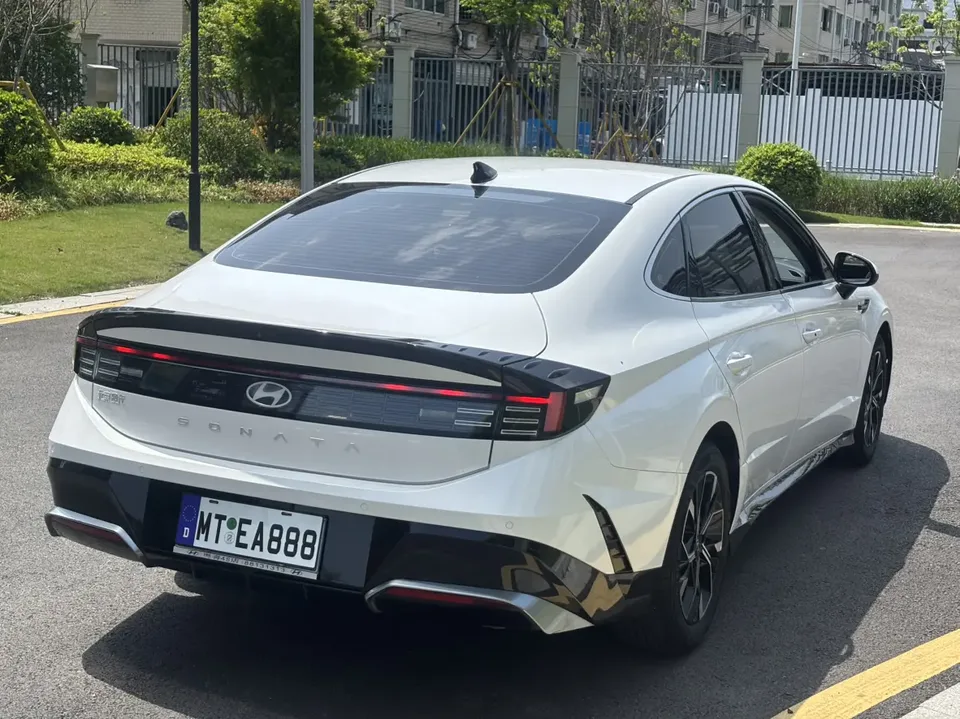 Hyundai Sonata 1.5T Pro 2024 — миниатюра 2