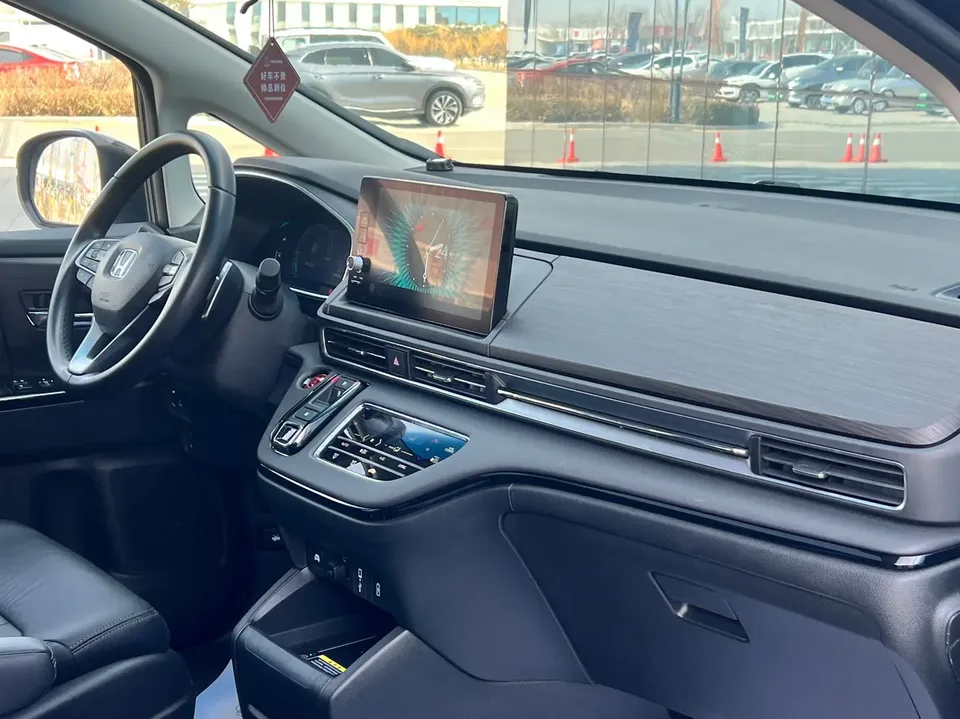 Honda Elysion Alison 2022 2.0L Hybrid Luxury Edition 2023 — thumbnail 4