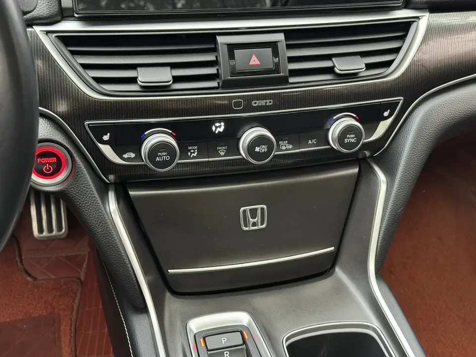 Honda Accord 2022 Accord Hybrid 2.0L Phantom Night Smart Edition 2022 — миниатюра 2