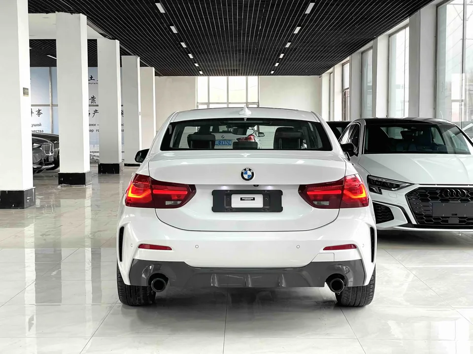 BMW 1 Series BMW 1 Series 2023 120i M Sport Night Edition 2023 — миниатюра 2