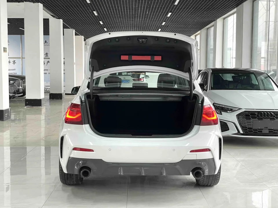 BMW 1 Series BMW 1 Series 2023 120i M Sport Night Edition 2023 — миниатюра 5