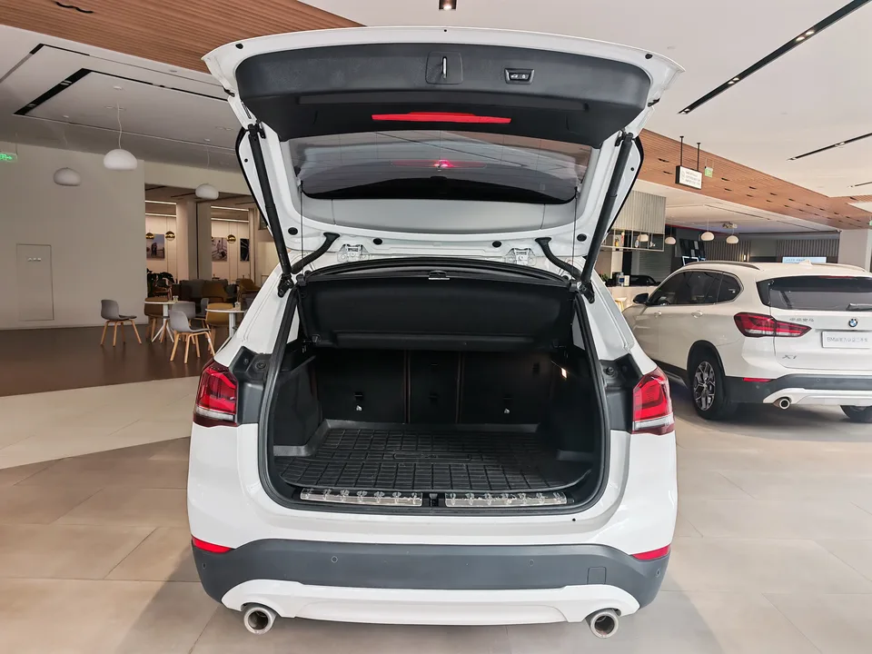 BMW X1 BMW X1 2022 sDrive25Li Leading Edition 2023 — миниатюра 4