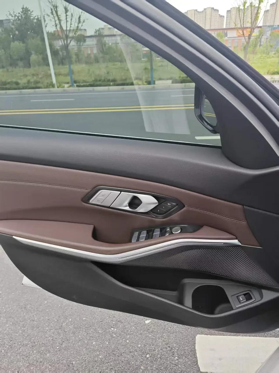 BMW 3 Series facelift 325Li M Sport package 2022 — миниатюра 4