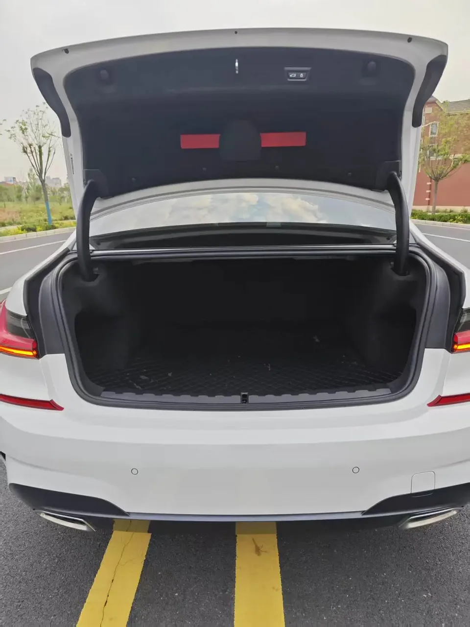 BMW 3 Series facelift 325Li M Sport package 2022 — миниатюра 5