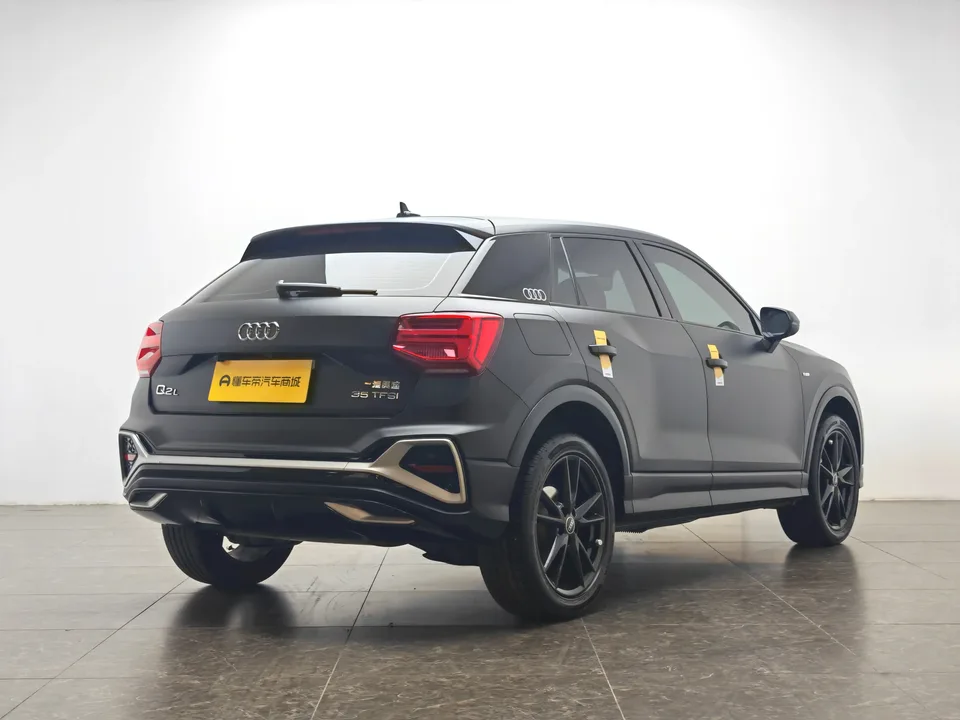 Audi Q2L Audi Q2L 2022 35 TFSI aggressive and dynamic model 2023 — миниатюра 2