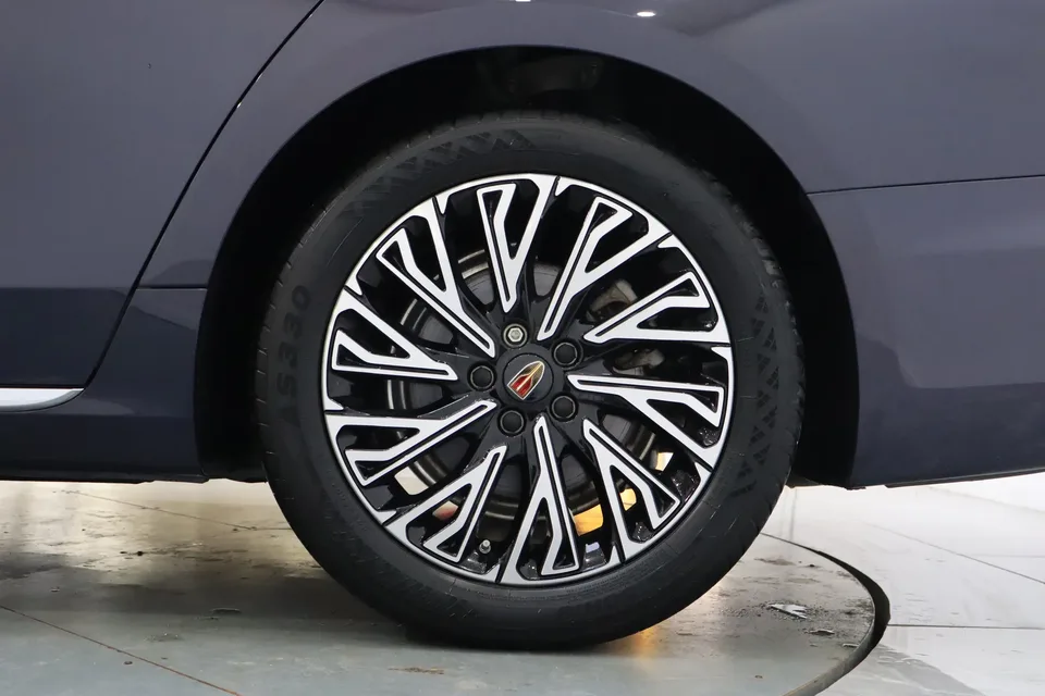 Hongqi H5 2023