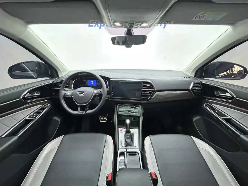 Jetta VS7 280TSI Automatic High Gloss Glory Edition 2023 — миниатюра 4