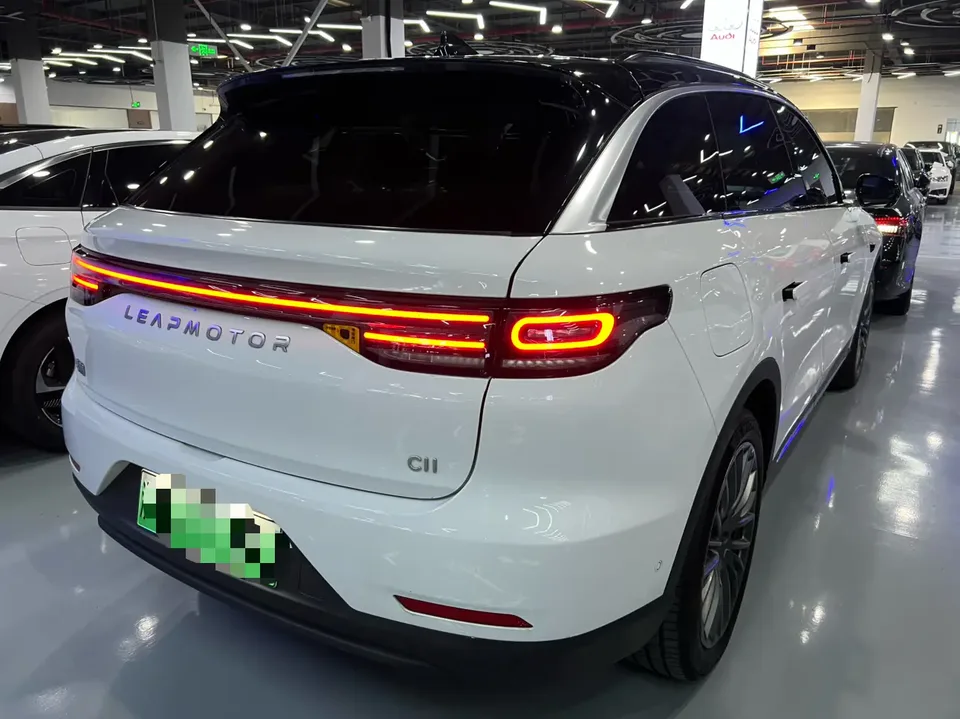 Leapmotor Zero running C11 Extended Range 285 Intelligent Edition 2023 — миниатюра 2