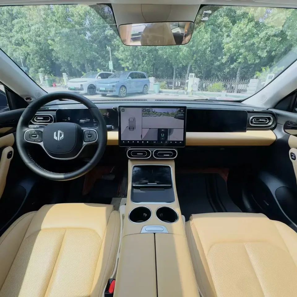 Leapmotor Zero running C11 Pure Electric 515 Smart Edition 2025 — миниатюра 3