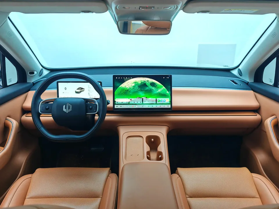 Leapmotor Zero running C10 Extended Range 210 Intelligent Edition 2024 — миниатюра 2
