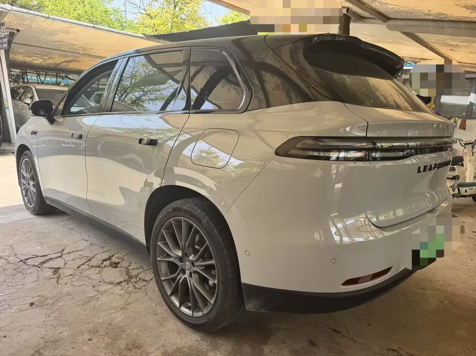 Leapmotor Zero running C10 Pure Electric 530 Smart Edition 2025 — миниатюра 4