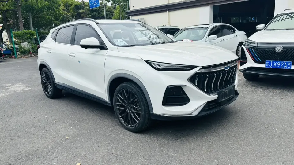 Oshan Changan Auchan X5 Changan Auchan X5 2022 Changan Auchan X5 2022 sports version 1.5T DCT Hurricane Sonic 2022 — thumbnail 3