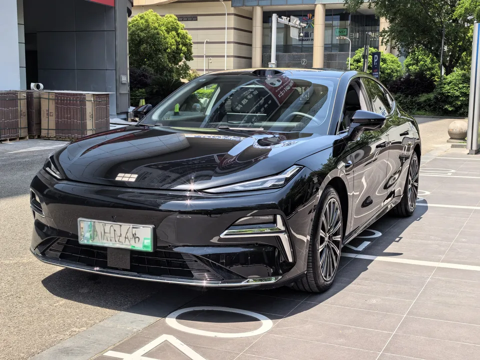 Geely Galaxy Star 8 PHEV 2025