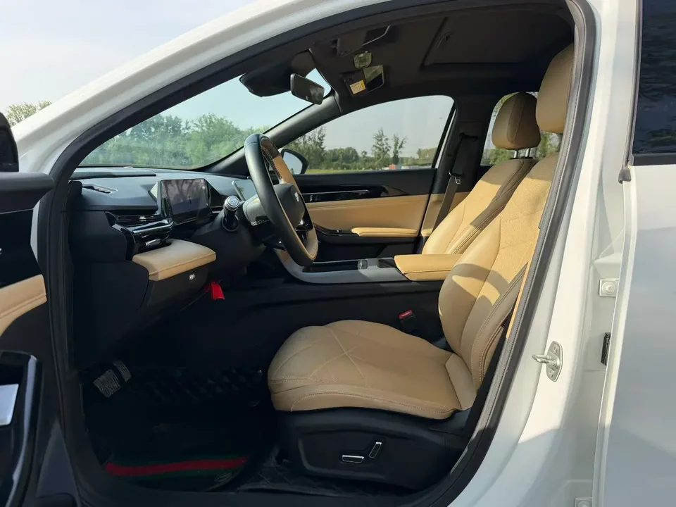 Geely Galaxy L6 Galaxy L6 2023 1.5T DHT 125km PLUS 2023 — thumbnail 5