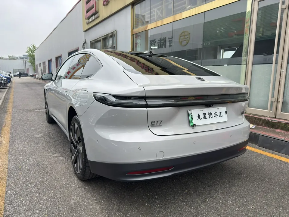 NIO ET7 ET7 2024 75kWh Executive Signature Edition 2024 — thumbnail 2