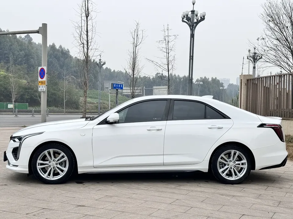 Cadillac CT4 Cadillac CT4 2021 28T Fashion Model 2022 — миниатюра 4