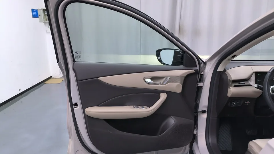 MG ES5 MG ES5 2025 525max RWD Intelligent Driving Edition 2024 — миниатюра 5