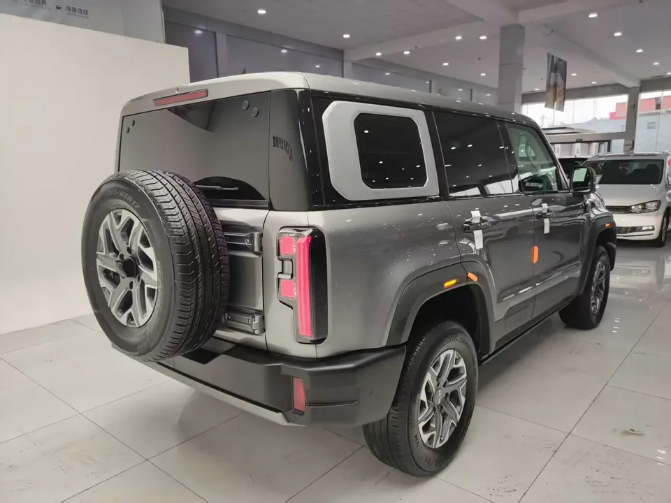 BAIC Beijing Off-road BJ40 Beijing Off-road BJ40 2024 City Hunter Edition 2.0T Automatic 4WD Knight Type 2024 — миниатюра 2