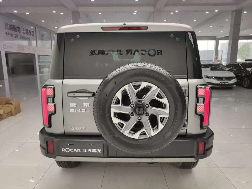 BAIC Beijing Off-road BJ40 Beijing Off-road BJ40 2024 City Hunter Edition 2.0T Automatic 4WD Knight Type 2024 — миниатюра 4