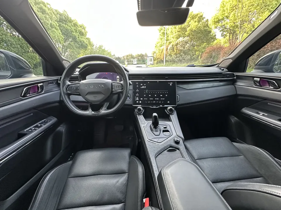 Lynk & Co 01 EM-P Lynk & Co 01 EM-P 2021 1.5TD PHEV Halo 2022 — миниатюра 3