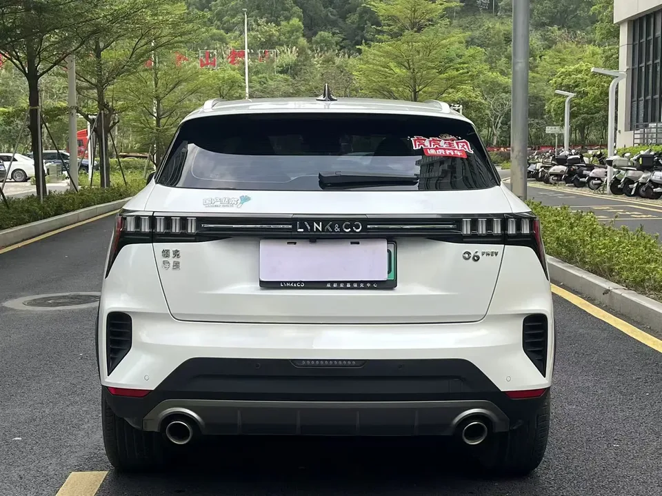 Lynk & Co 06 EM-P 84KM battery life version Lite 2022 — миниатюра 5