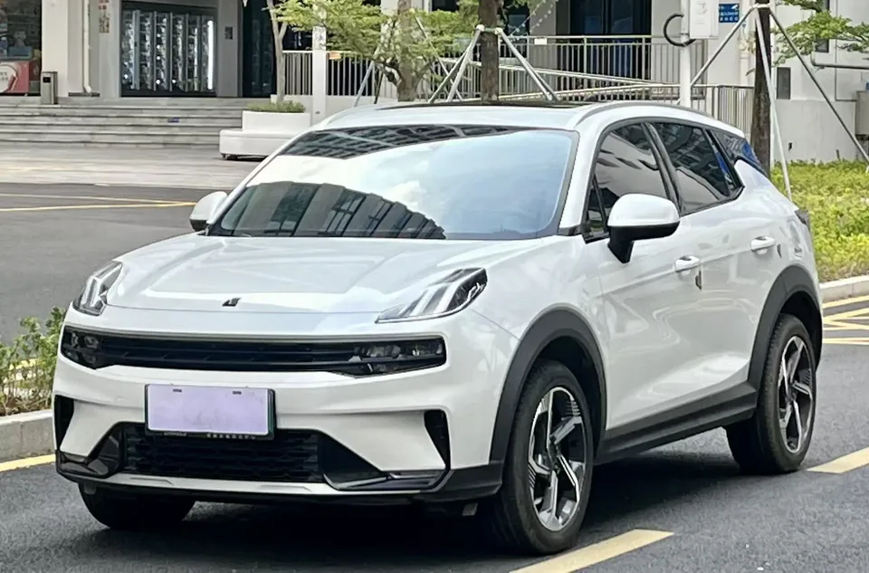 Lynk & Co 06 EM-P 2022