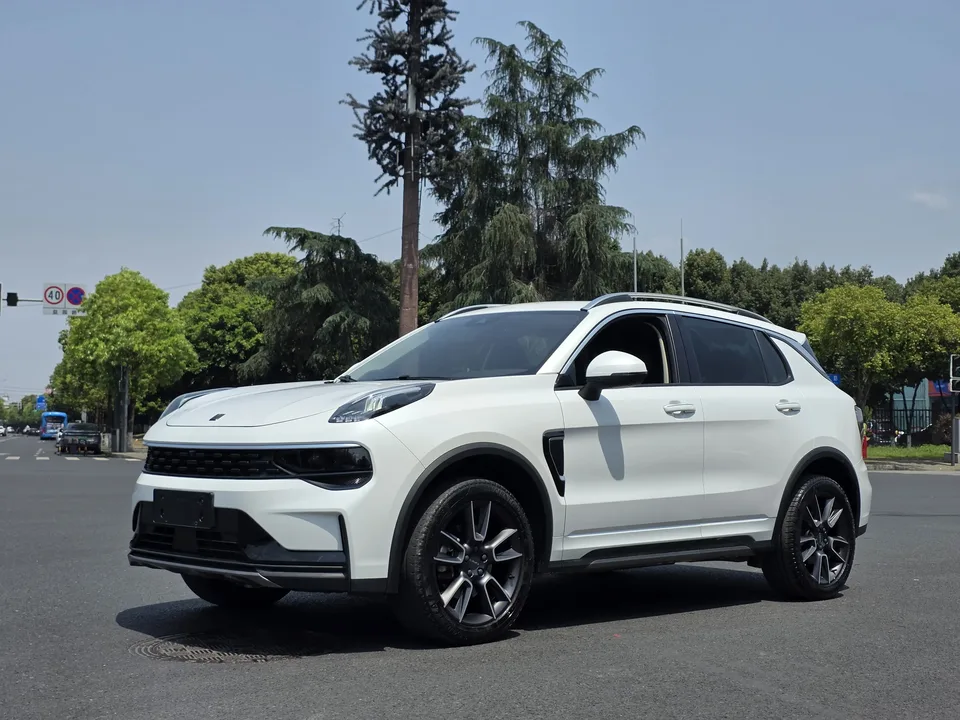 Lynk & Co 01 2022