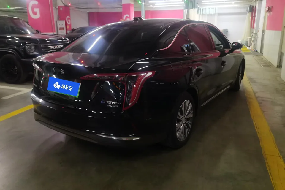 Hongqi E-QM5 Hongqi E-QM5 2023 620KM PLUS Edition 2023 — миниатюра 3
