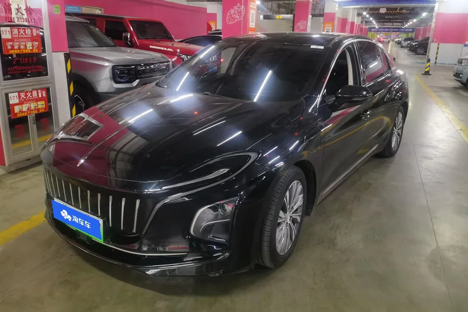Hongqi E-QM5 2023