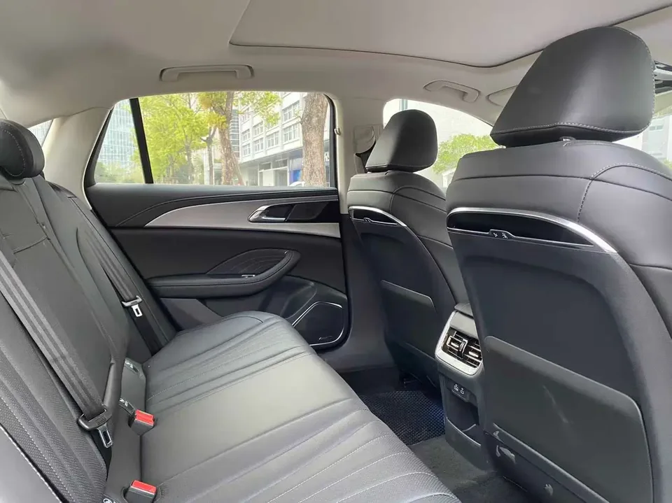 Hongqi H5 Hongqi H5 2023 1.5T DCT Zhilian Qiyun Edition 2023 — миниатюра 3