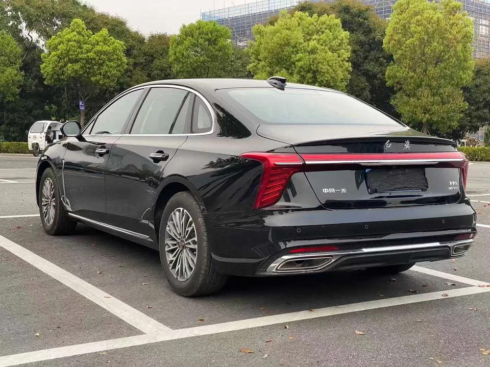 Hongqi H5 Hongqi H5 2023 1.5T DCT Zhilian Qiyun Edition 2023 — миниатюра 4