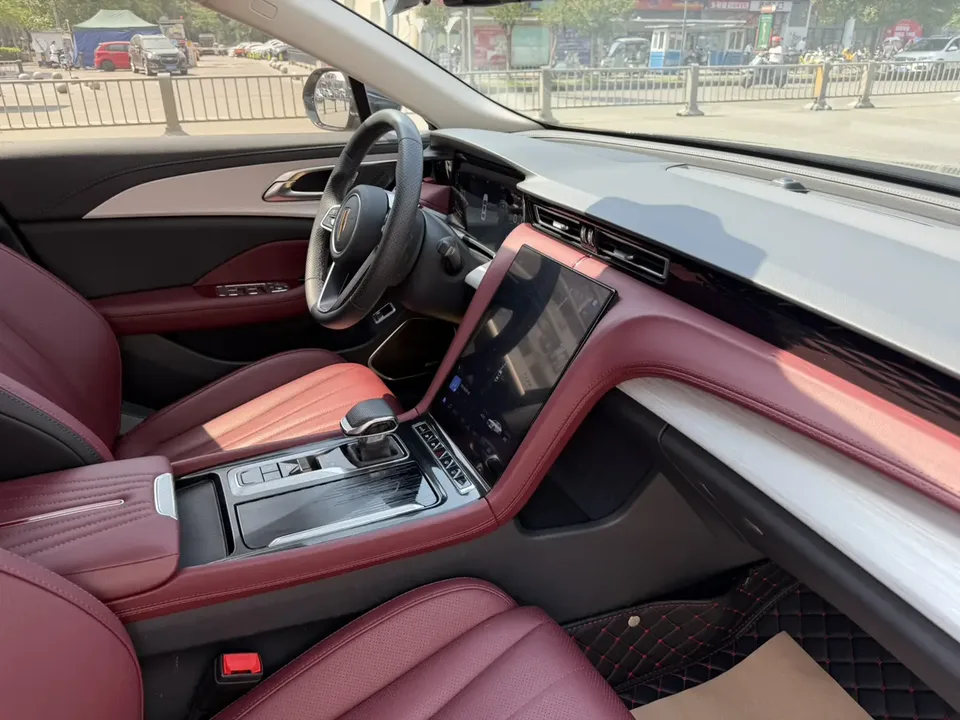 Hongqi H5 Hongqi H5 2025 1.5T DCT Flagship 500,000th Commemorative Edition 2025 — миниатюра 5
