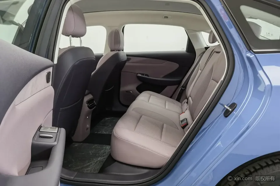 Hongqi Red Flag Tiangong 05 750 Smart Edition 2025 — миниатюра 4