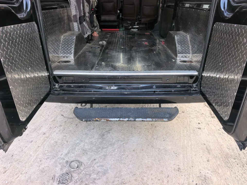 Jiangling Fushun 2.0T diesel multi-functional passenger car, central axis, medium high roof, 6-7 seats JX4D20A6H 2023 — миниатюра 3