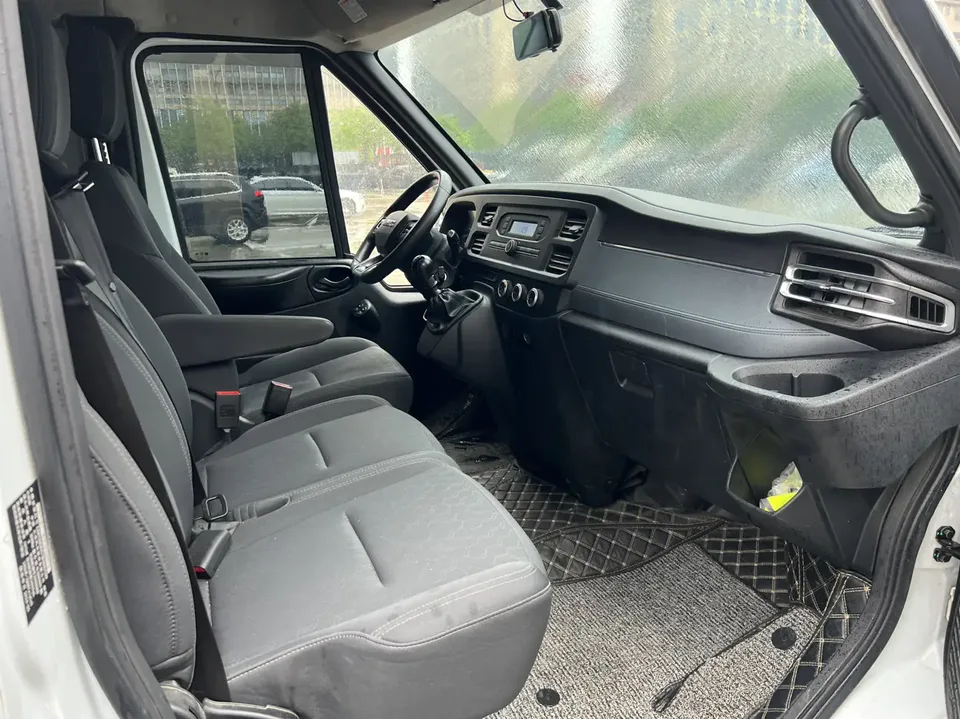 Jiangling Fushun 2.0T manual diesel mid-axle mid-roof commercial multi-purpose passenger car with 7 seats 2024 — миниатюра 4