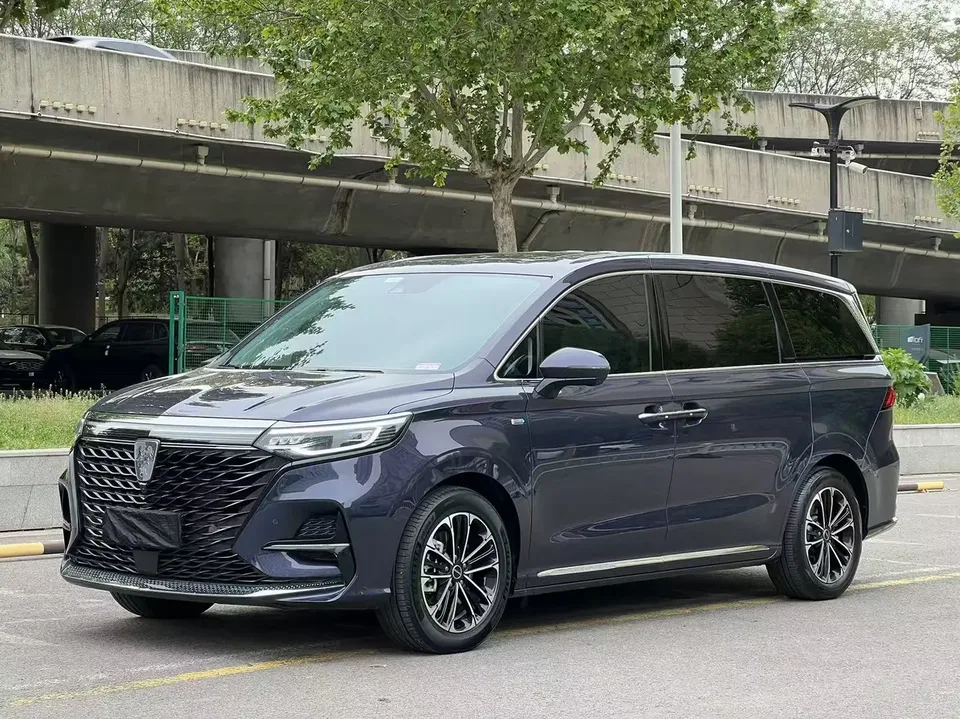 Roewe iMAX8 2022