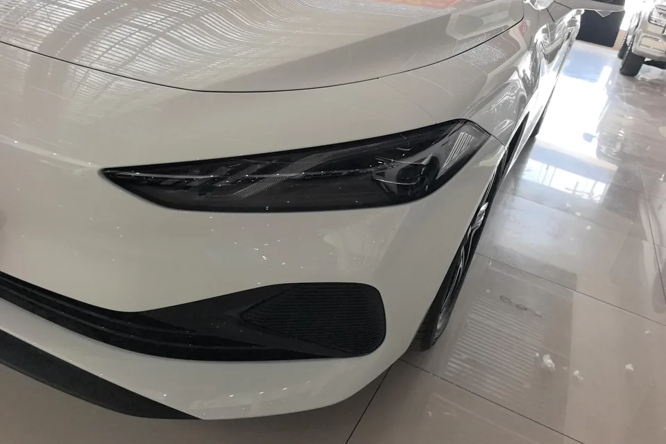 Roewe D7 DMH 125 Excellence Edition 2025 — миниатюра 4