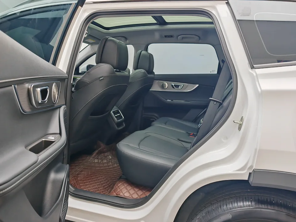 Chery Tiggo 8 Pro Tiggo 8 PRO 2025 290T 2WD Luxury Edition 2026 — миниатюра 4