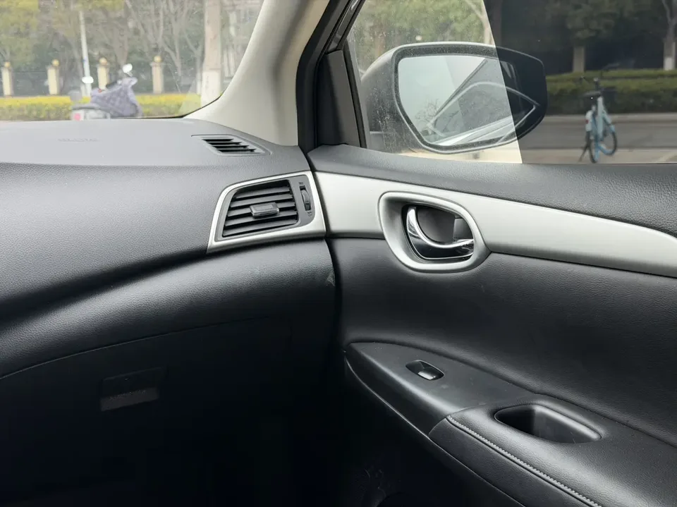 Nissan Sylphy Sylphy 2024 Classic 1.6L XE+ CVT Large Screen Edition 2024 — thumbnail 3