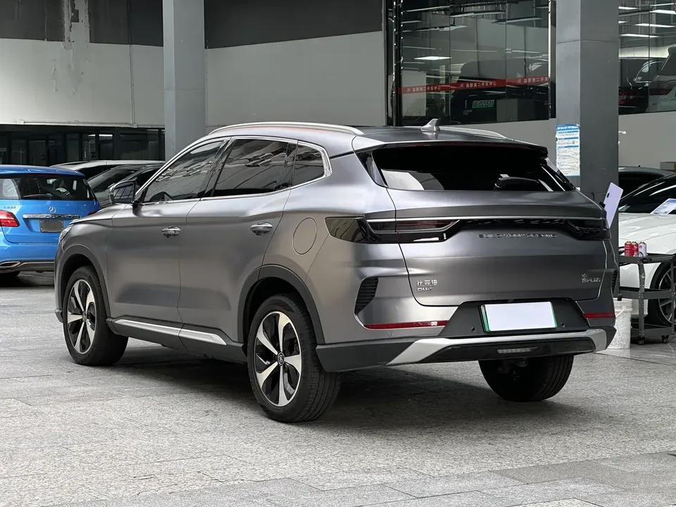 BYD Song PLUS DM DM-i 110KM 2WD Flagship PLUS 2023 — миниатюра 2