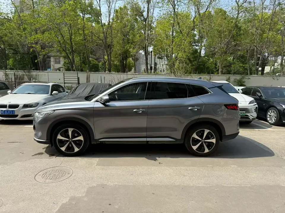 BYD Song PLUS DM DM-i 110KM 2WD flagship model 2022 — миниатюра 4