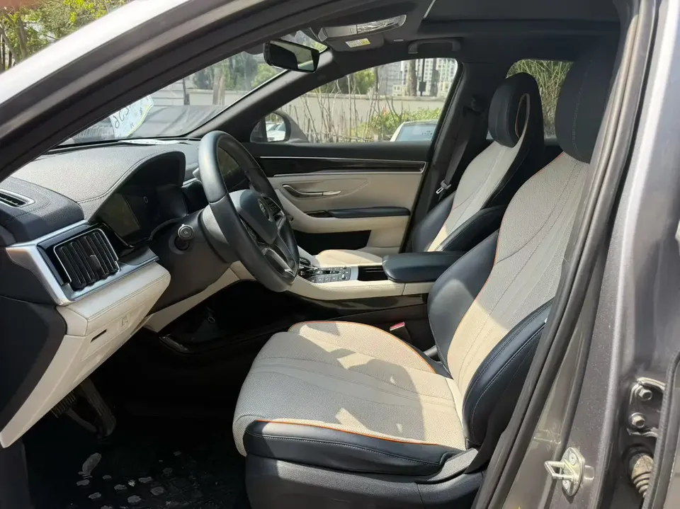 BYD Song PLUS DM DM-i 110KM 2WD flagship model 2022 — миниатюра 5