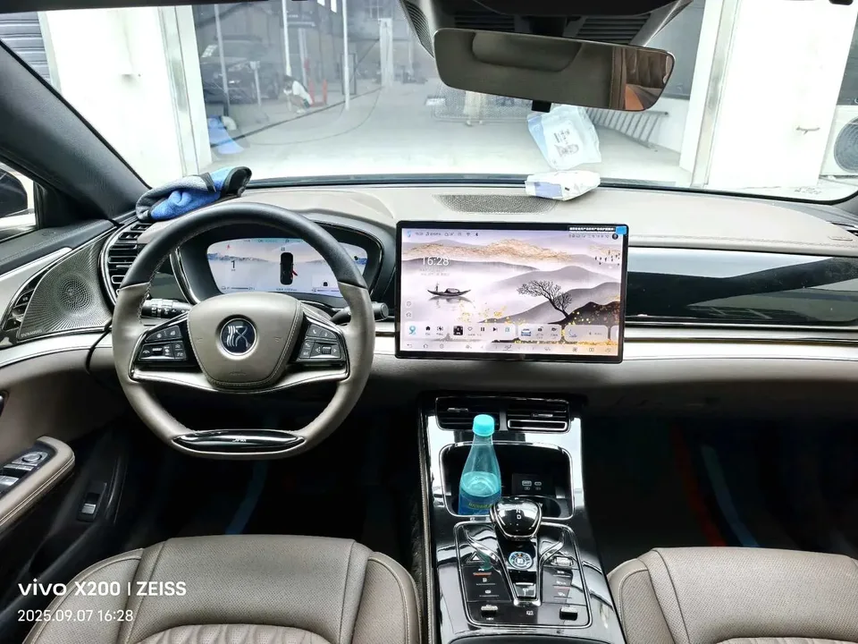 BYD Han DM DM-i Honor Edition 121KM Premium Edition 2024 — миниатюра 3