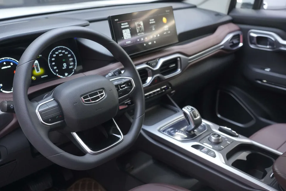 Geely Okavango Haoyue 2022 1.8TD automatic comfort model 2023 — миниатюра 3