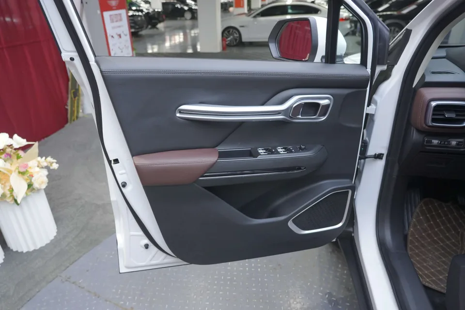 Geely Okavango Haoyue 2022 1.8TD automatic comfort model 2023 — миниатюра 5